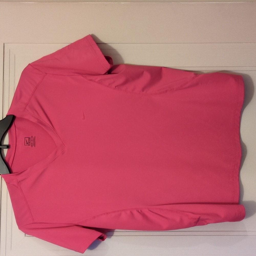 Nike women's top